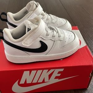 TODDLER NIKE COURT BOROUGH SIZE 8